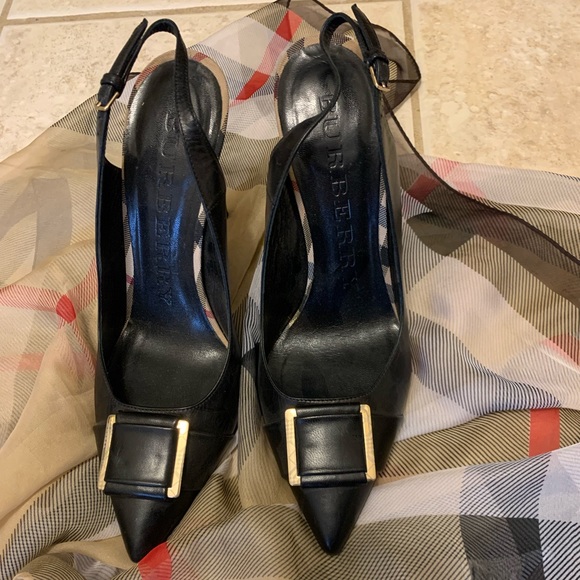 size7 These are very luxurious and beautiful Burberry shoes - Picture 1 of 4